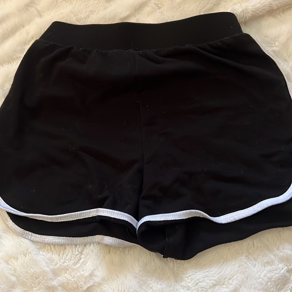 Girls black butterfly shorts - Picture 2 of 2